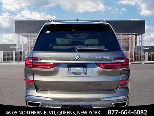 2022 BMW X7 M50i
