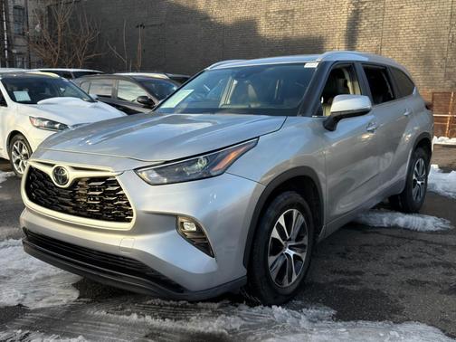 2024 Toyota Highlander XLE