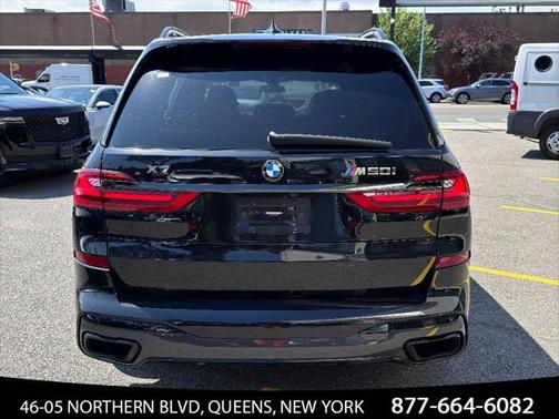 2022 BMW X7 M50i