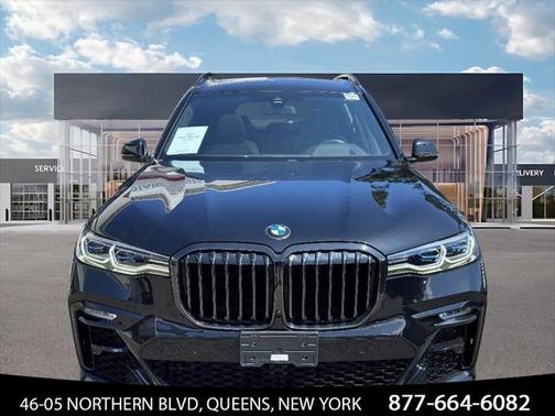 2022 BMW X7 M50i