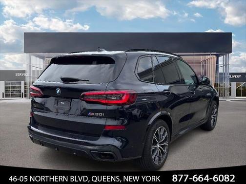 2022 BMW X5 M50i