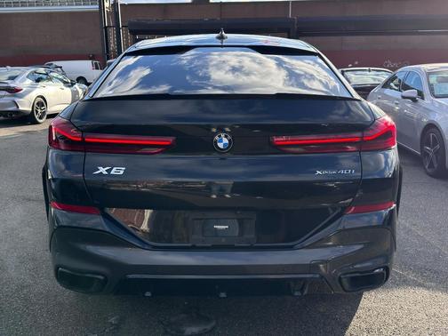 2022 BMW X6 xDrive40i