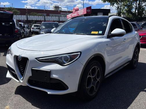 2022 Alfa Romeo Stelvio Ti
