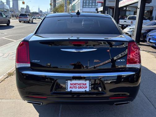 2018 Chrysler 300 Limited