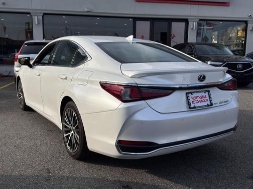 2023 Lexus ES 250 Base