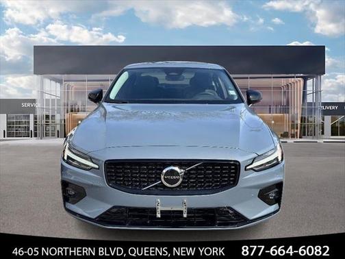 2024 Volvo S60 B5 Core Dark Theme