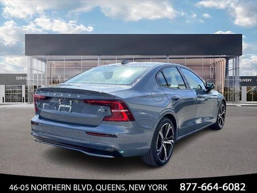 2024 Volvo S60 B5 Core Dark Theme