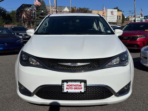 2020 Chrysler Pacifica Touring