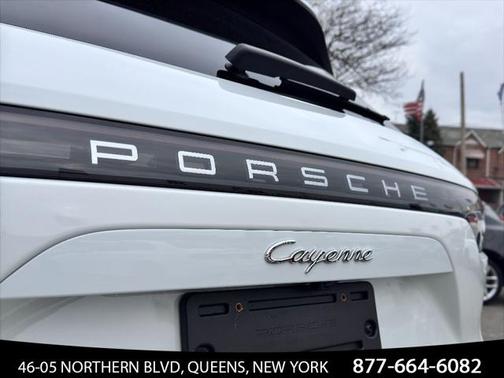 2022 Porsche Cayenne Platinum Edition