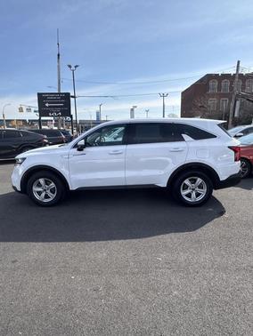 2022 Kia Sorento LX