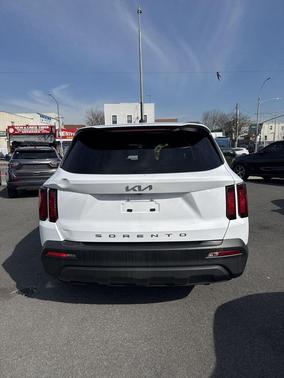 2022 Kia Sorento LX