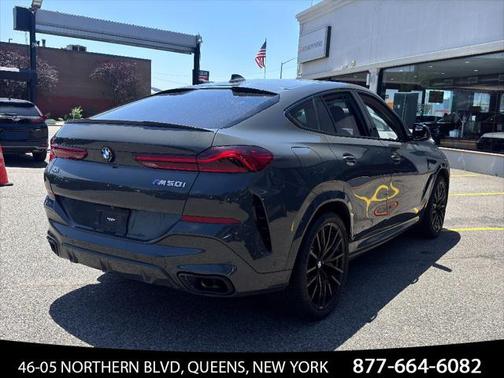 2022 BMW X6 M50i