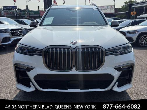 2022 BMW X7 M50i
