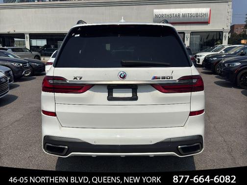 2022 BMW X7 M50i
