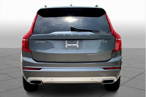 2017 Volvo XC90 T6 Momentum