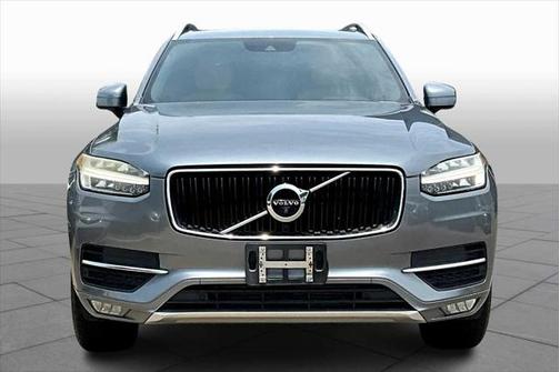 2017 Volvo XC90 T6 Momentum