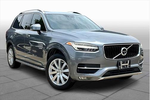 2017 Volvo XC90 T6 Momentum