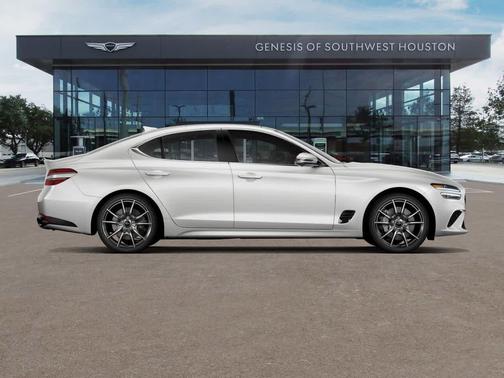 Uyuni White 2026 Genesis G70 2.5T RWD Prestige