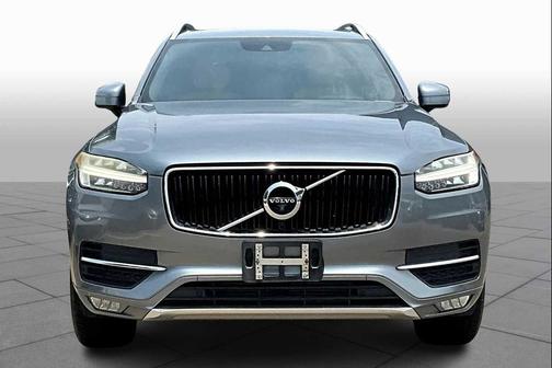 2017 Volvo XC90 T6 Momentum