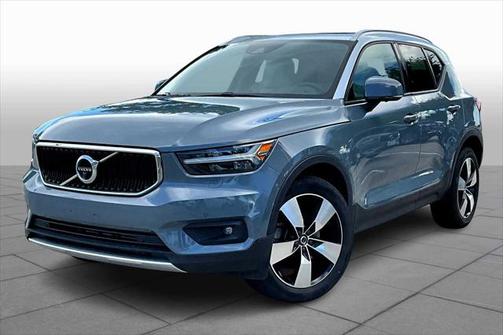 2021 Volvo XC40 T4 Momentum