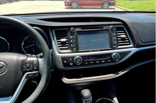 2016 Toyota Highlander Limited Platinum