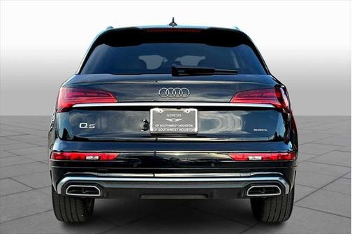 2022 Audi Q5 45 S line Premium Plus