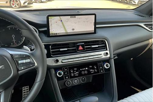 2025 Genesis G70 2.5T RWD