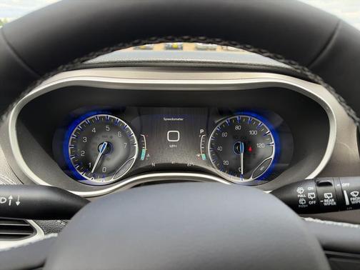 White 2027 Chrysler Pacifica LIMITED