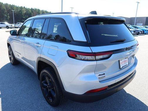 2023 Jeep Grand Cherokee Altitude 4x4