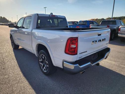 2025 RAM 1500 Laramie Crew Cab 4x4 57' Box