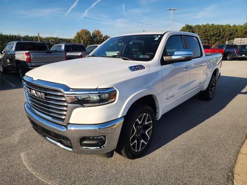 2025 RAM 1500 Laramie Crew Cab 4x4 57' Box