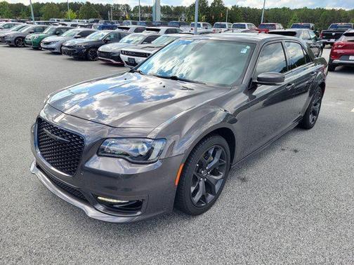 2023 Chrysler 300 Touring L