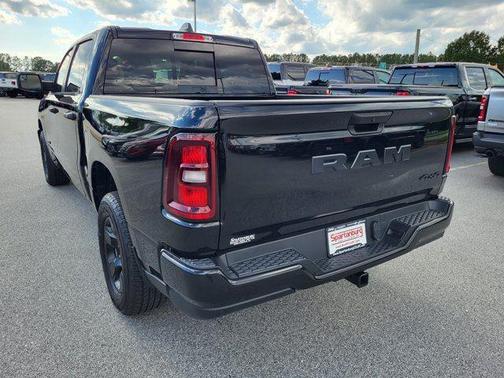 2025 RAM 1500 Tradesman Crew Cab 4x4 57' Box