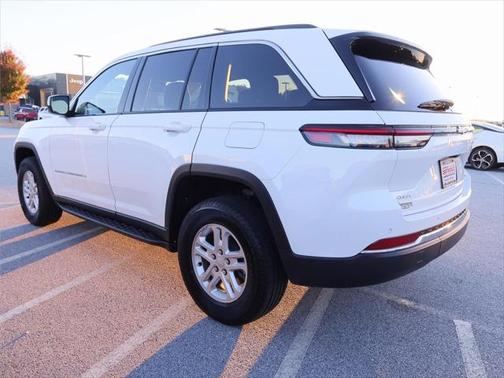 2024 Jeep Grand Cherokee Laredo 4x4