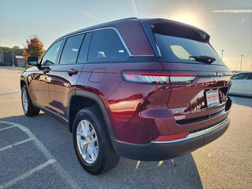 2024 Jeep Grand Cherokee Laredo X 4x4