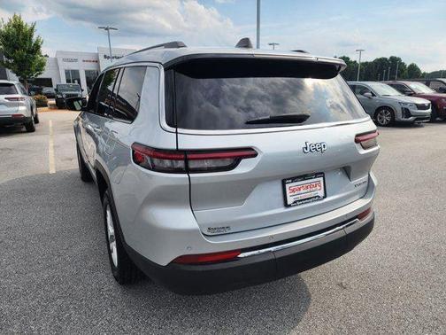 2023 Jeep Grand Cherokee L Laredo 4x2