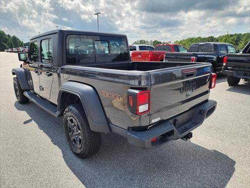 2024 Jeep Gladiator Sport