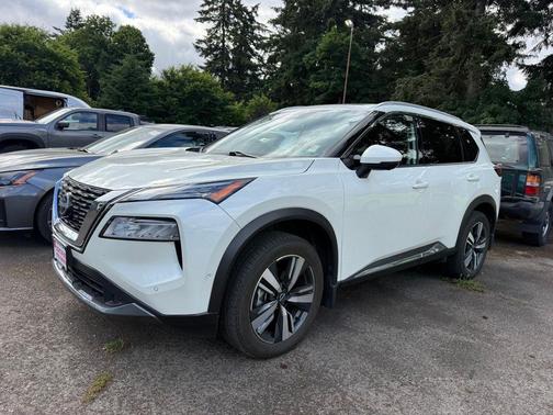 White 2023 Nissan Rogue SL