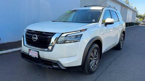 2022 Nissan Pathfinder SV