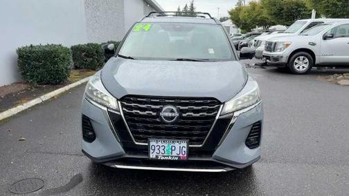 2023 Nissan Kicks SR