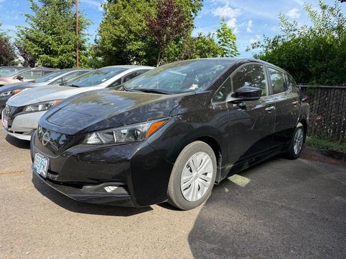 Black 2024 Nissan Leaf S