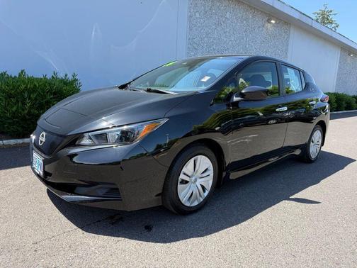 Black 2024 Nissan Leaf S