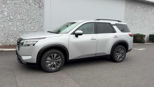 2024 Nissan Pathfinder SV