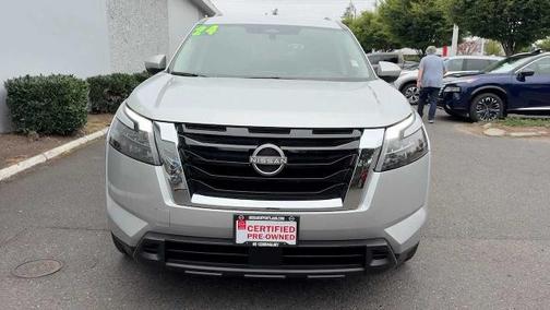 2024 Nissan Pathfinder SV
