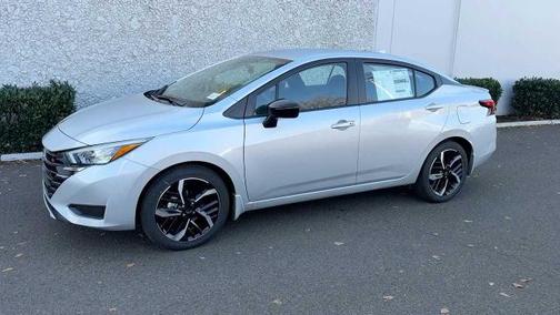 2025 Nissan Versa 1.6 SR