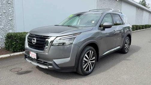2024 Nissan Pathfinder Platinum