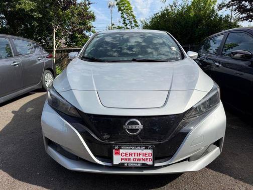 Brilliant Silver Metallic 2024 Nissan Leaf S