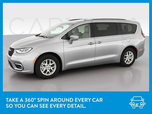 Photo 3 of 45 of 2021 Chrysler Pacifica Touring-L