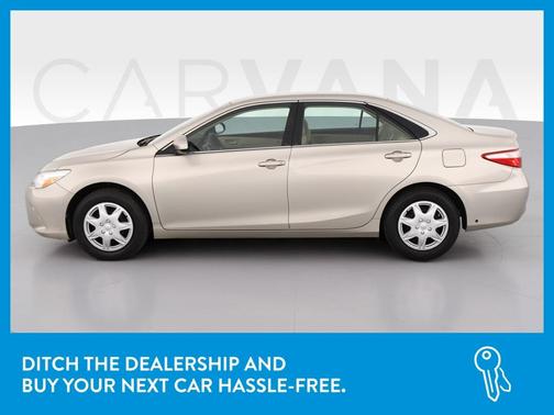 Photo 4 of 42 of 2016 Toyota Camry LE