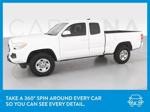 Photo 3 of 40 of 2017 Toyota Tacoma SR